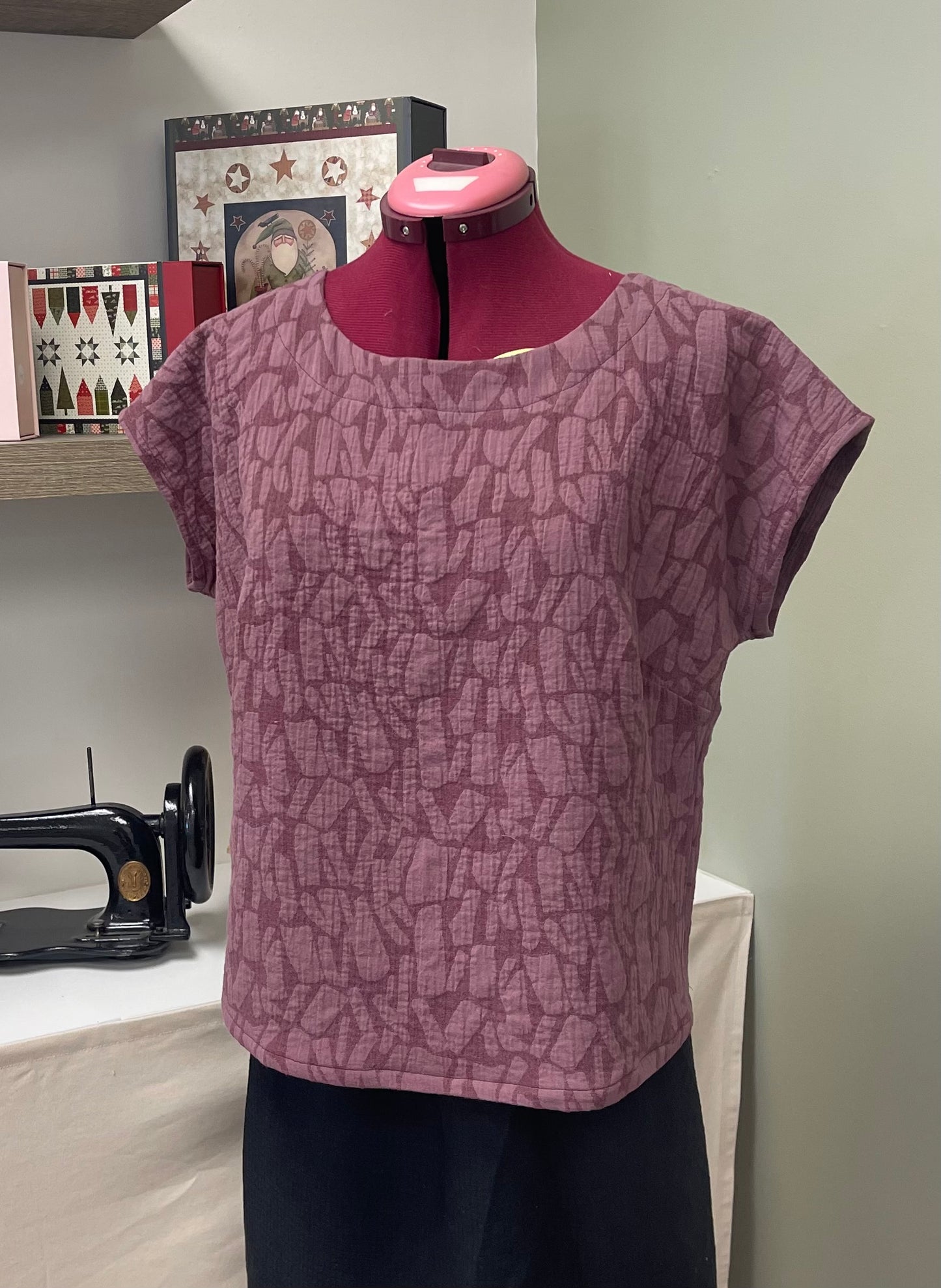 Beginner Sewing Workshop - Hansie Top - Sunday May 31 - 5 pm - 8:30 pm