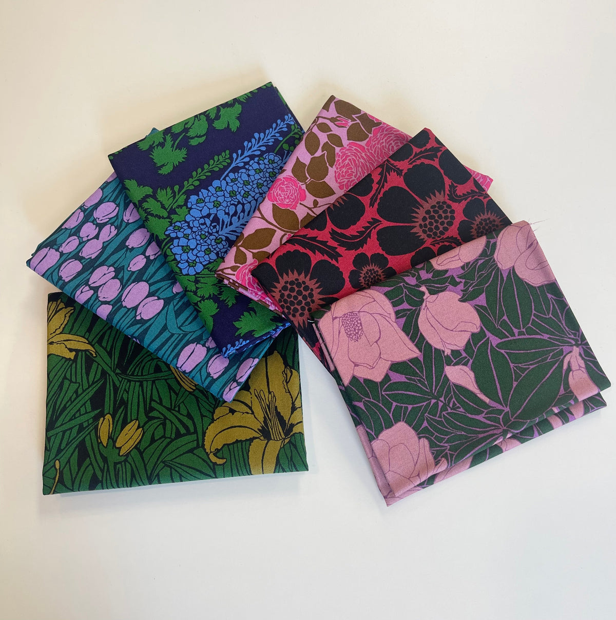 Fat Quarter Bundle  - Anna Maria Textiles - Clean Cut