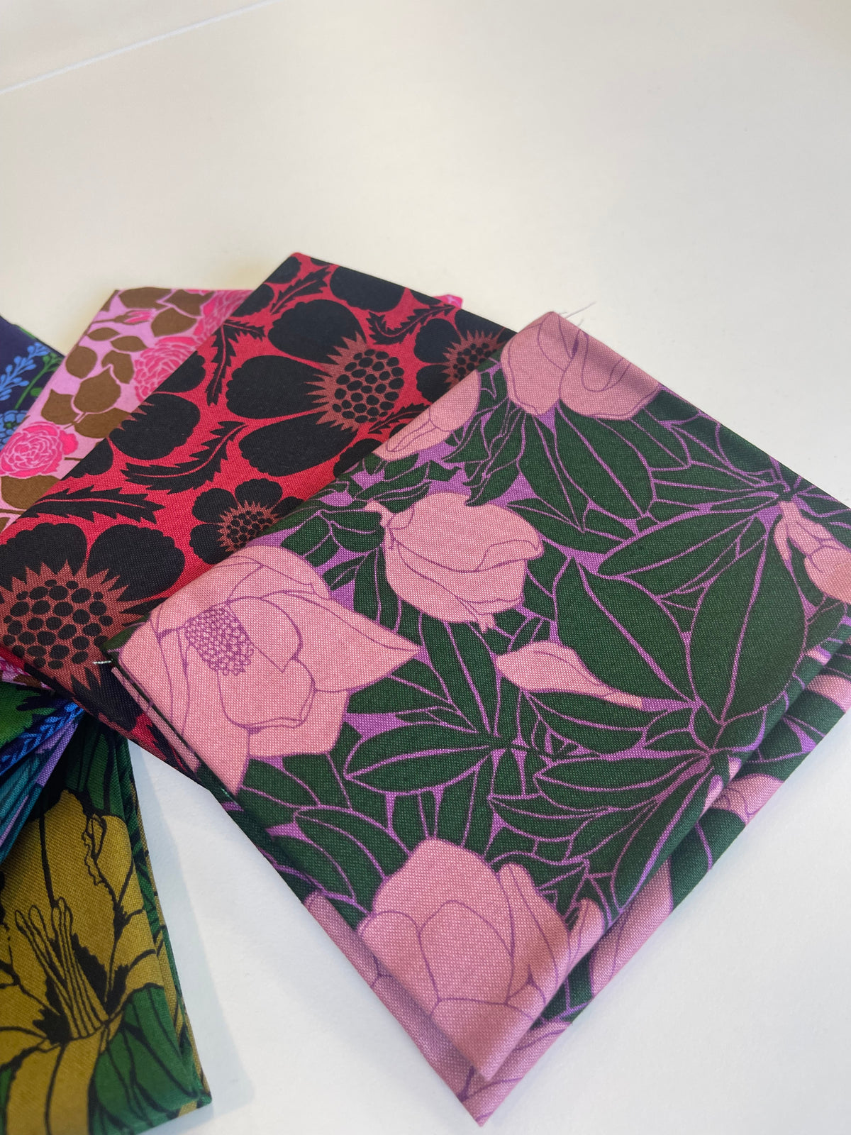 Fat Quarter Bundle  - Anna Maria Textiles - Clean Cut