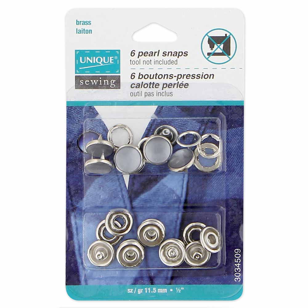 Packaging of pearl snaps with a blue and white background